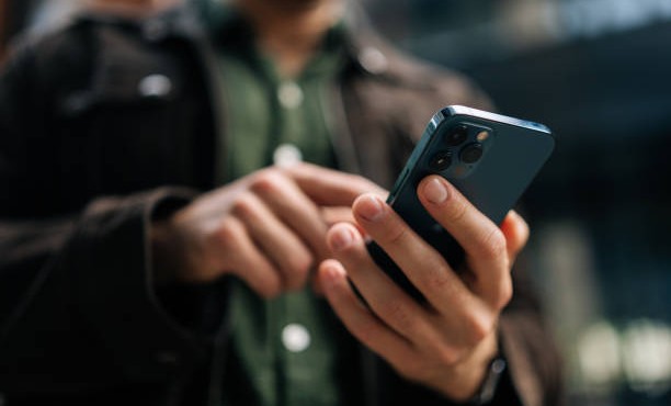 В Telegram создали бота, который помогает подобрать Android вместо iPhone