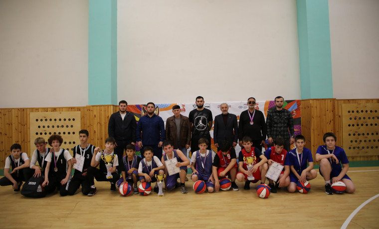 В Грозном прошел региональный этап Всероссийского фестиваля детского дворового баскетбола