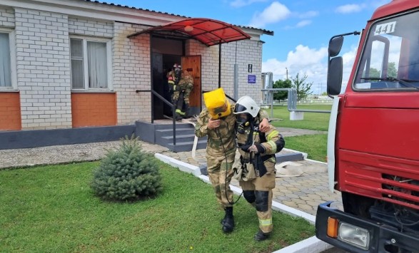 Пожарно-тактическое занятие Росгвардии и МЧС прошло в Чеченской Республике