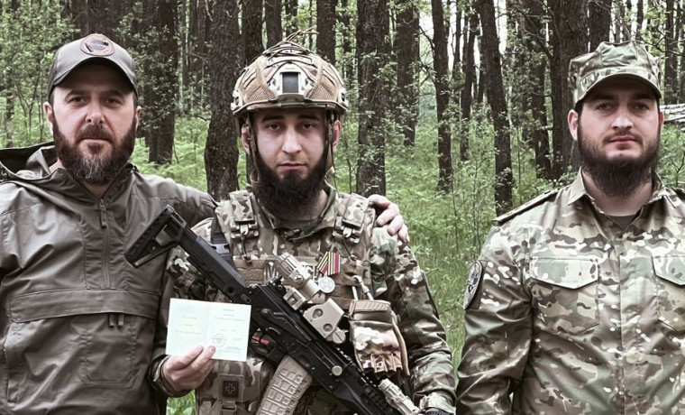 22 военнослужащих полка «Север-АХМАТ» награждены государственными и ведомственными наградами